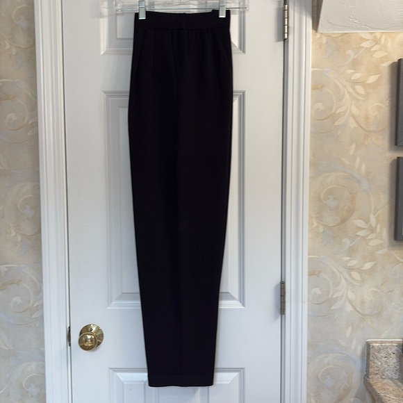 St. John Luxury Brand Black High-Waisted Timeless Knit Pants. EUC - Picture 2 of 10